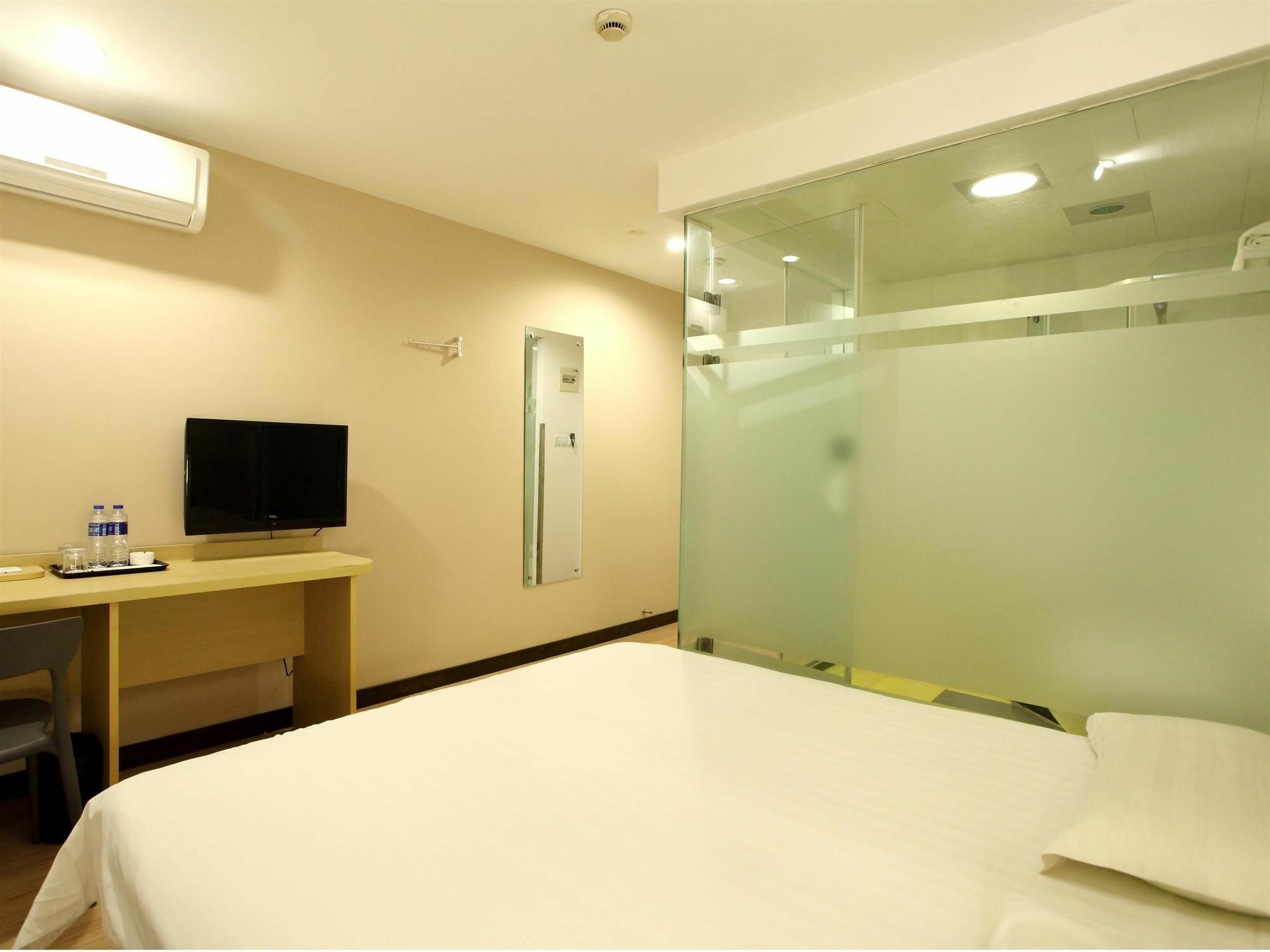 Weijing Express Hotel Changshu Buitenkant foto